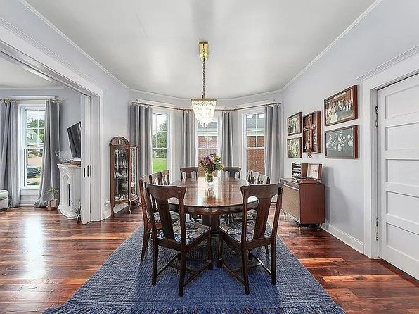 206 W Main St