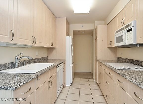 5th image of 1633 2nd St APT 105