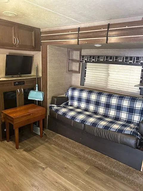 1 bed, 250 sqft, $700 — Photo 2