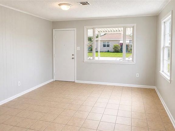 2nd image of 517 Saint Ann St