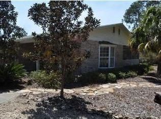 212 River Rd, Carrabelle, FL 32322
