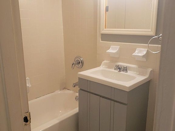 3rd image of 3205 Newtown Ave APT 5G