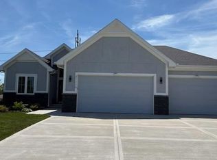 21119 W 188th Ter, Spring Hill, KS 66083