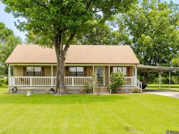 8274 Section Rd, Port Allen, LA 70767