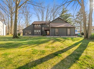 32393 Birchwood Ln, Avon Lake, OH