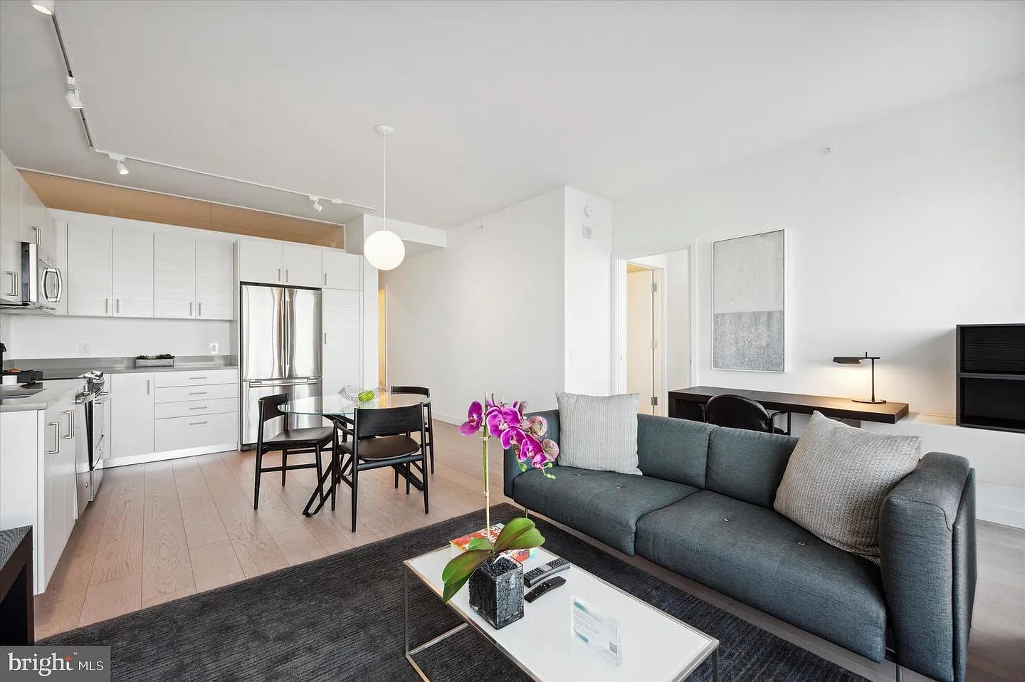 2 bed, 1125 sqft, $5,110 — Photo 2