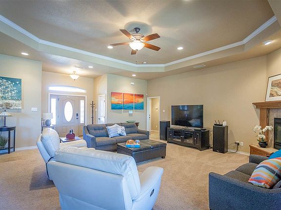 3rd image of 1104 Saunders Dr