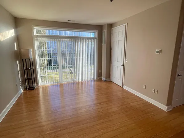 185 Horseshoe Ct, Phillipsburg, NJ 08865