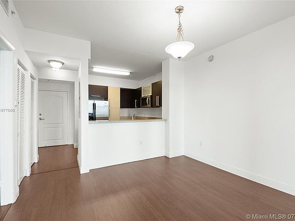 3rd image of 500 NE 29th St APT 1104