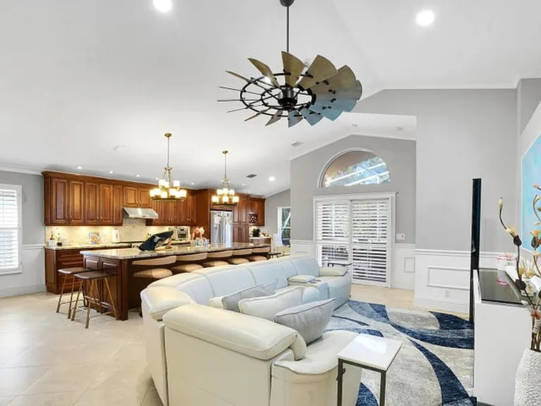 2208 Soundings Ct — Photo 11