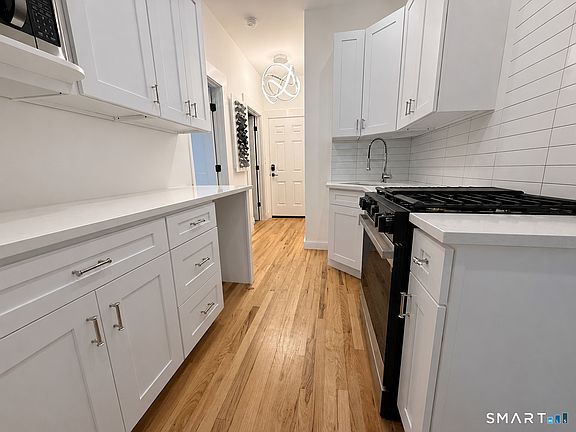 4th image of 492 Lombard St Floor 1
