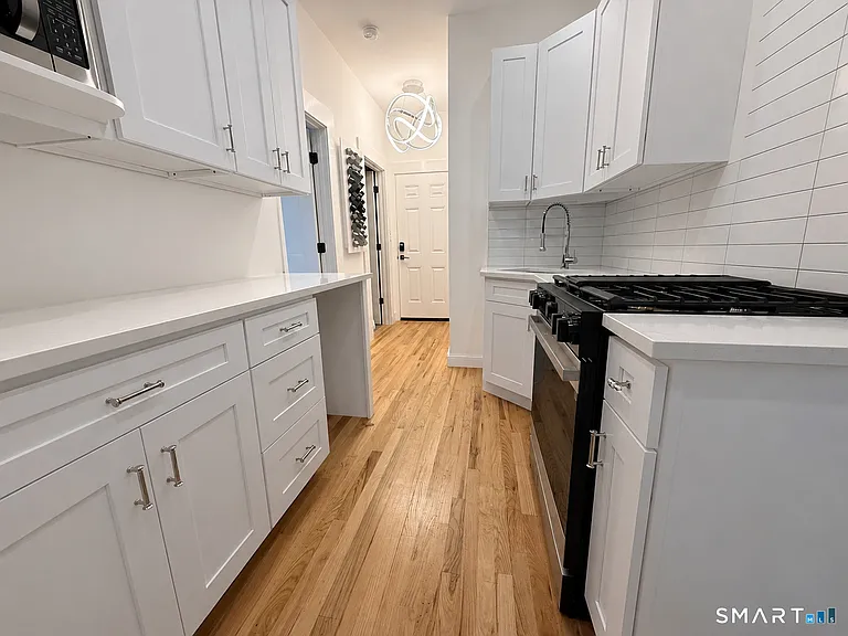 492 Lombard St #1 — Photo 4