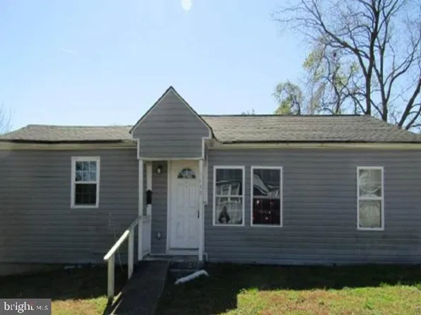 1003 Freeney Ave, Suffolk, VA 23434