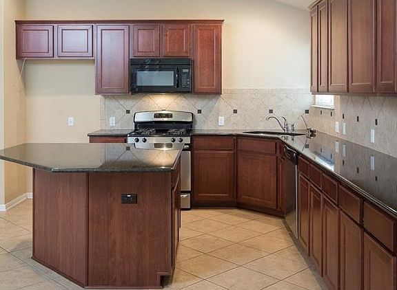 4th image of 381 Bayou Bend Dr