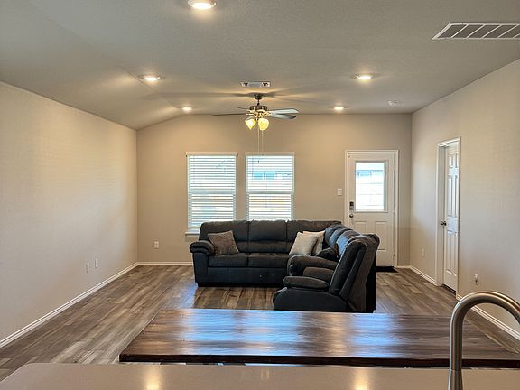 5th image of 7103 Luella Dr