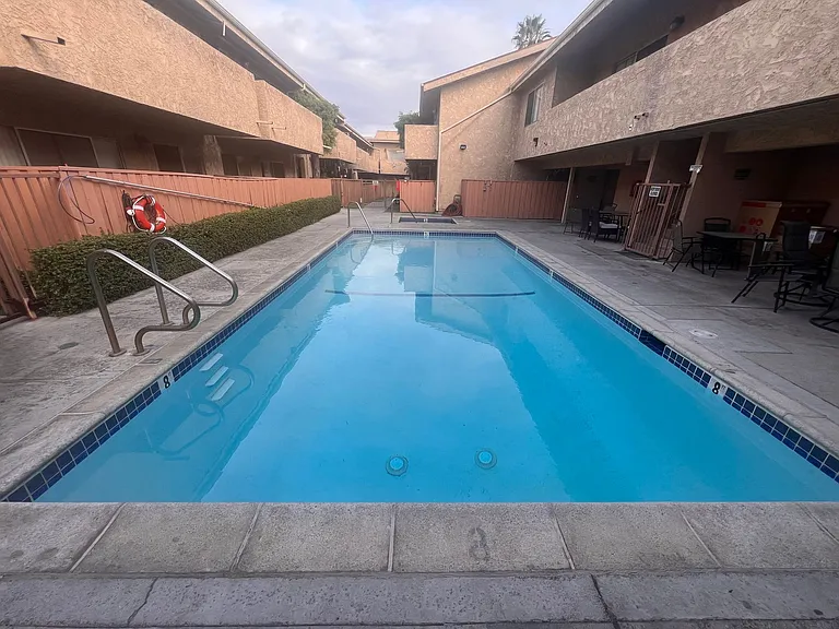 Columbus Terrace — Photo 8