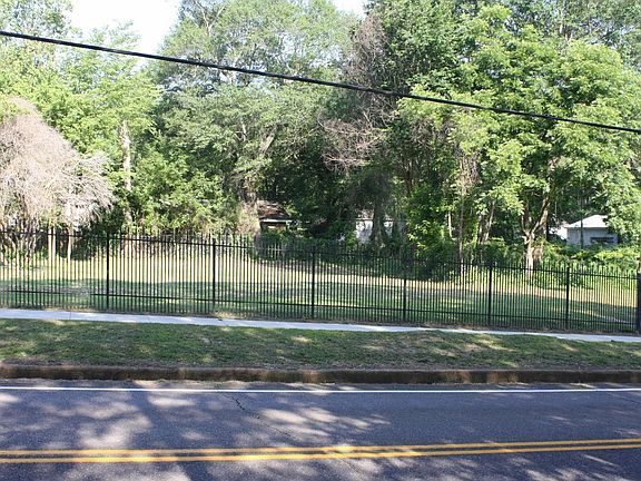 2nd image of 303 N 4th St