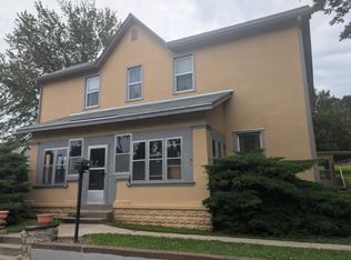 814 S 4th St #1, Atchison, KS 66002