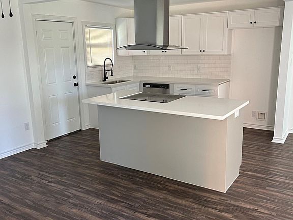 3rd image of 1503 Park Ln