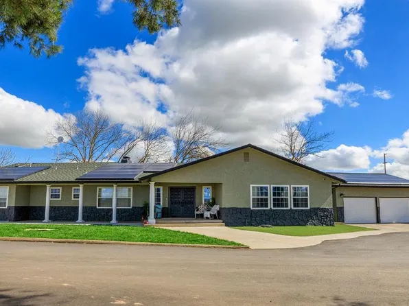 10606 Pioneer Ave, Oakdale, CA 95361
