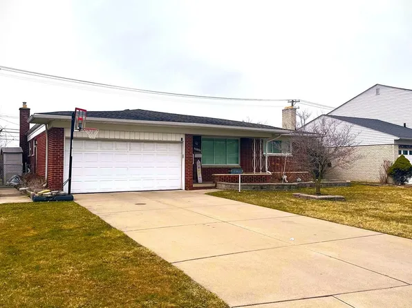 33147 Chatsworth Dr, Sterling Heights, MI 48312