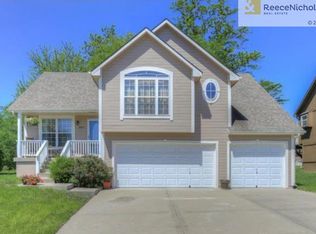 1603 NW Pond Ave, Grain Valley, MO 64029