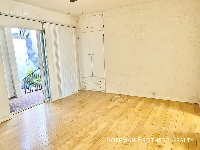 473 S Roxbury Dr #1/2 — Photo 6