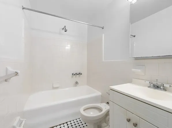 95 Christopher Street image 5 of 6