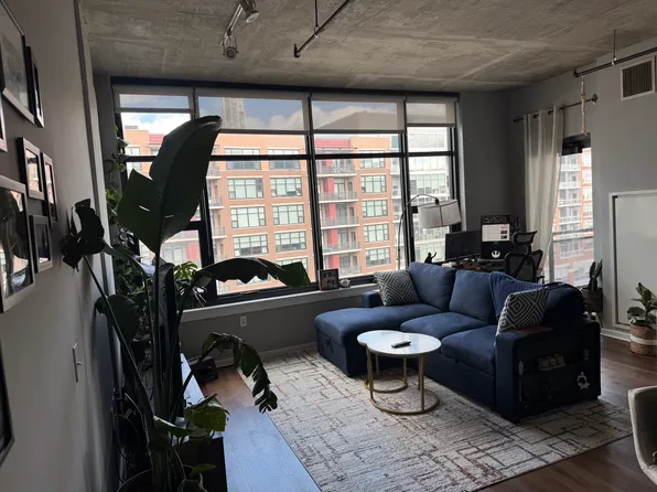 (undisclosed Address), Chicago, IL 60605