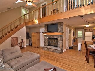 67 Ridge Rd, Gouldsboro, PA 18424