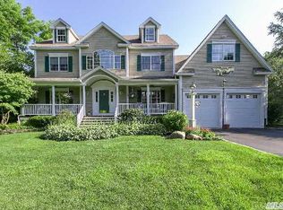 31 Nadworny Ln, Stony Brook, NY 11790