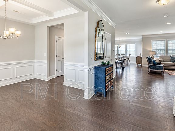 4th image of 9604 Rayneridge Dr