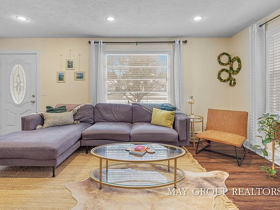 5th image of 2901 Cheney Ave NE