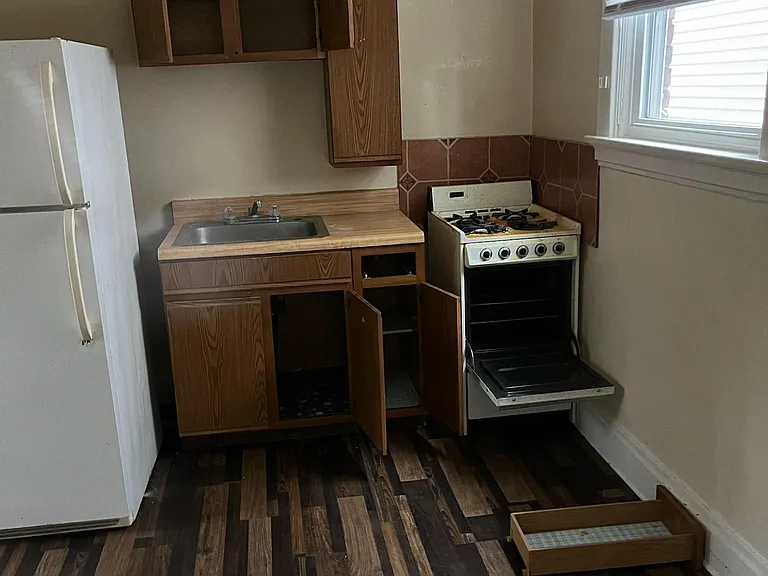 2235 Wheeler St #2 — Photo 3