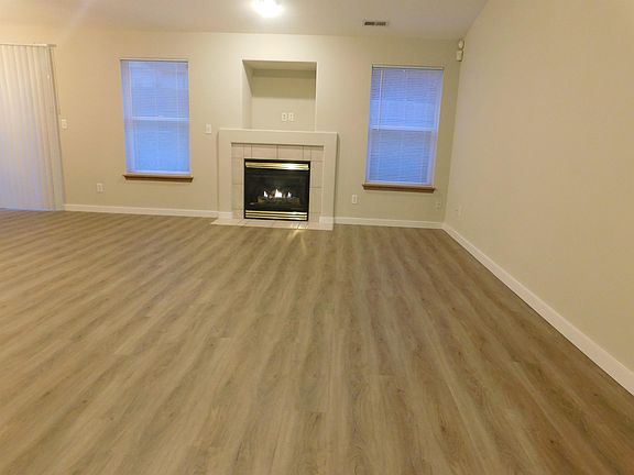 5th image of 13523 106th Ave E