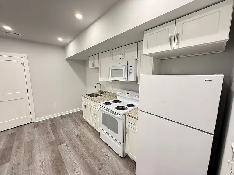 1516 18th St SE — Photo 19
