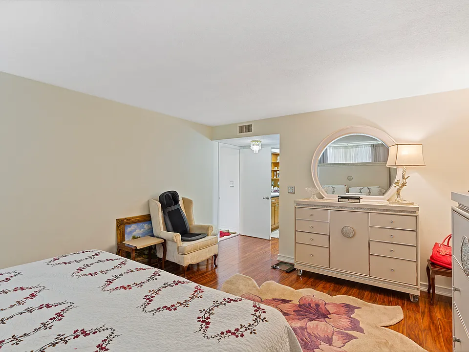 2699 Seville Blvd #702