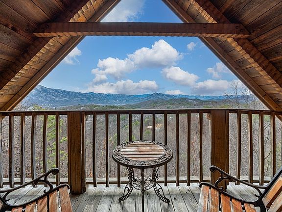 3rd image of 2609 Hatcher Mountain Rd