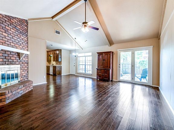 4th image of 864 Chateau Valee Cir
