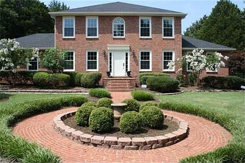 2nd image of 2611 Shannon Dr