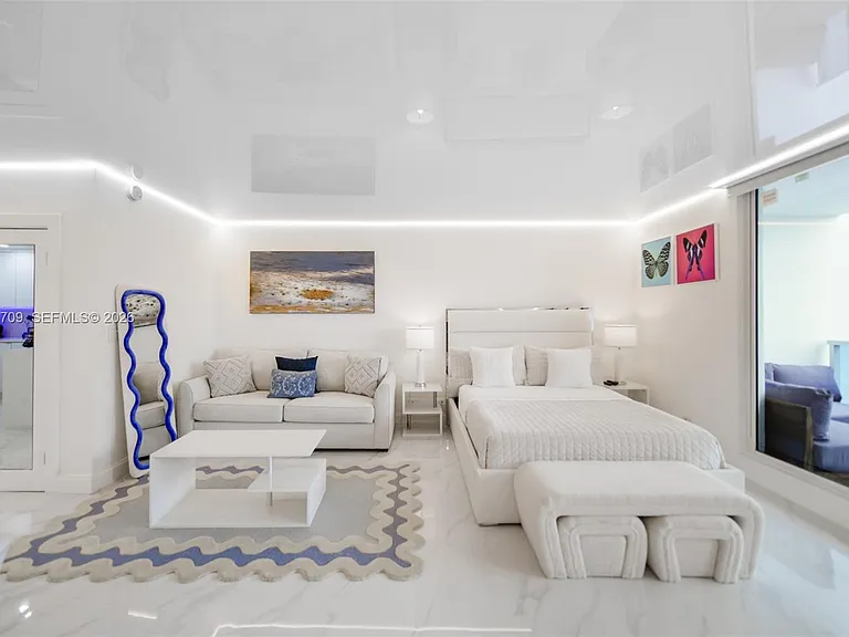 2301 Collins Ave #529 — Photo 8