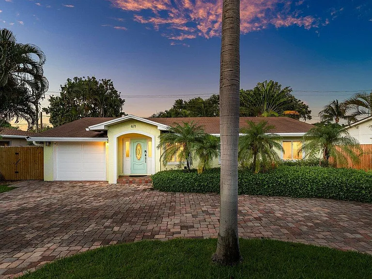 671 Lindell Blvd — Photo 45