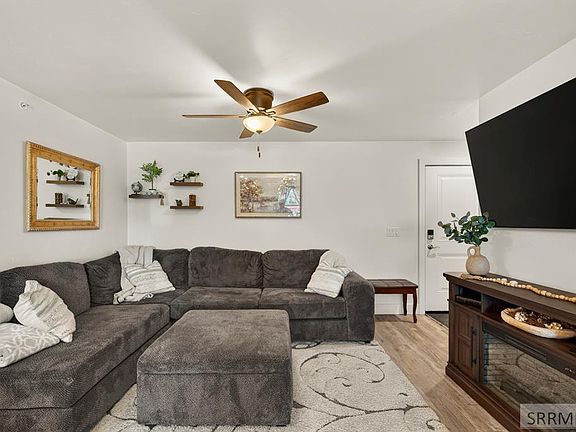 2nd image of 238 Ella Ln #1204