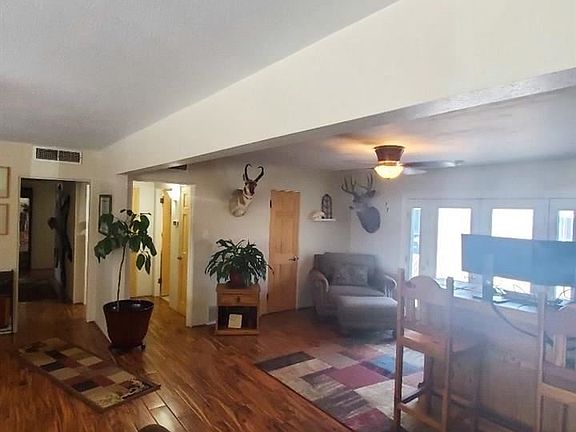 5th image of 1414 W Orchard Ln