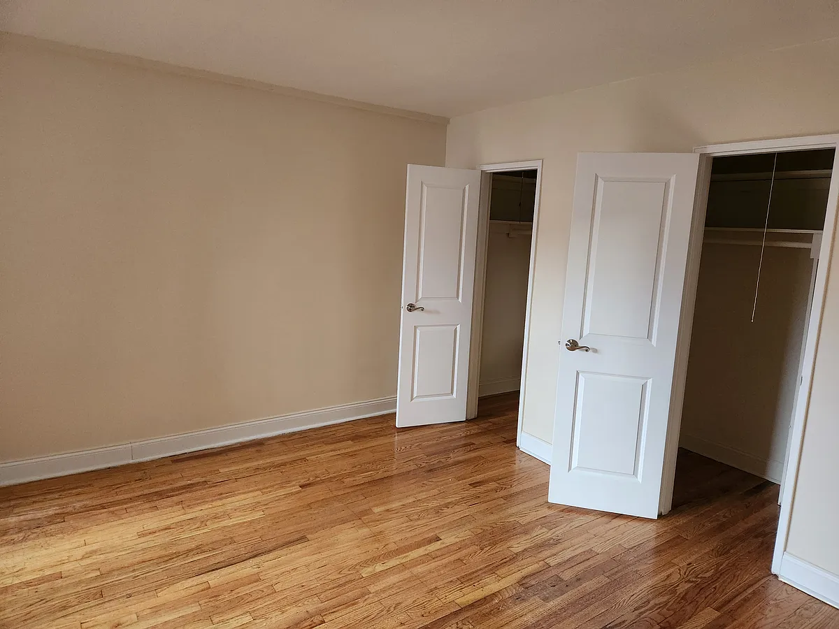 Building Photo - 41-10 Bowne St #5A