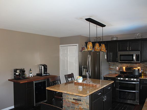 2nd image of 57243 Breckenridge Dr