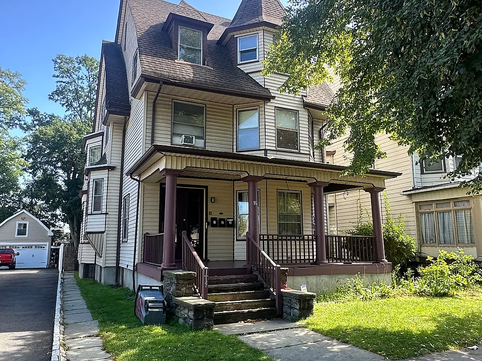 76A Ridge St #3