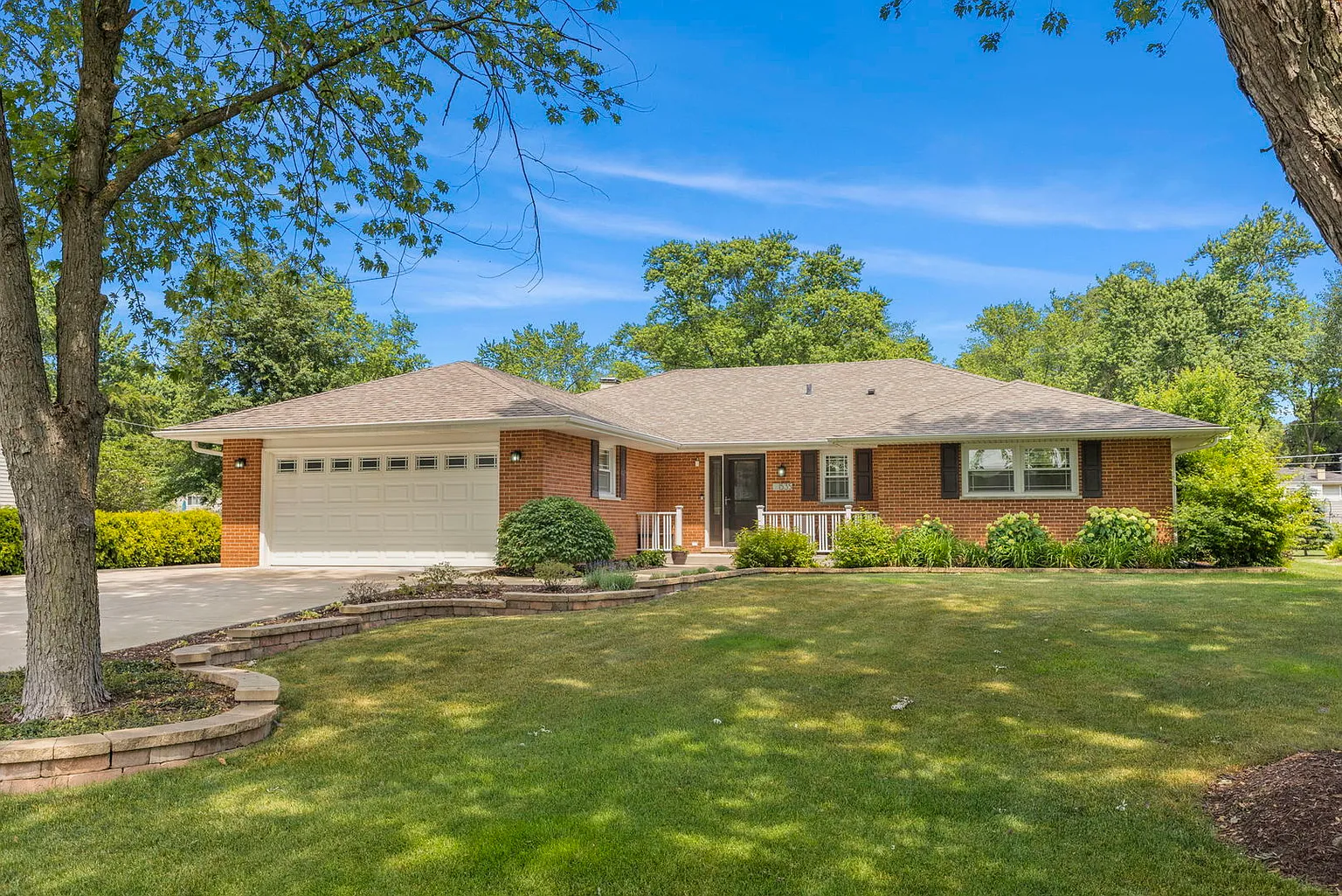 1535 Lorraine Rd photo 1