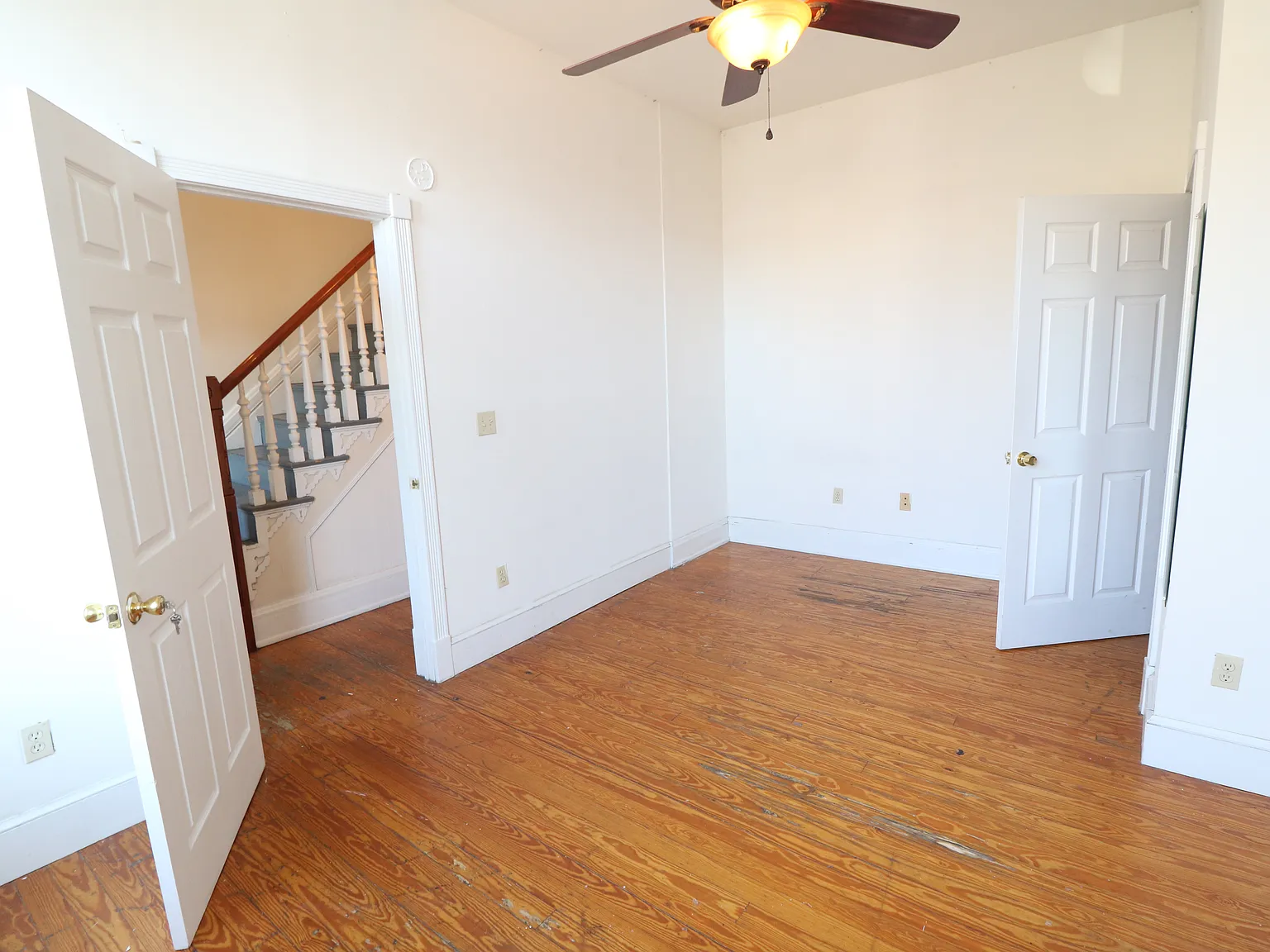 5 bed, 2856 sqft, $3,000 — Photo 2