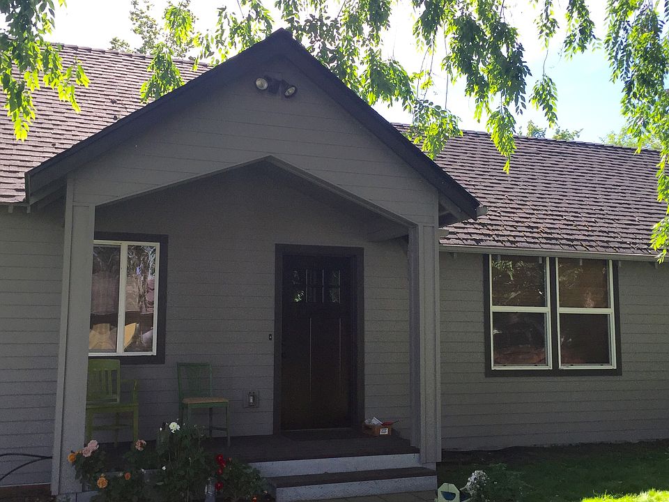 Front porch and entry way
